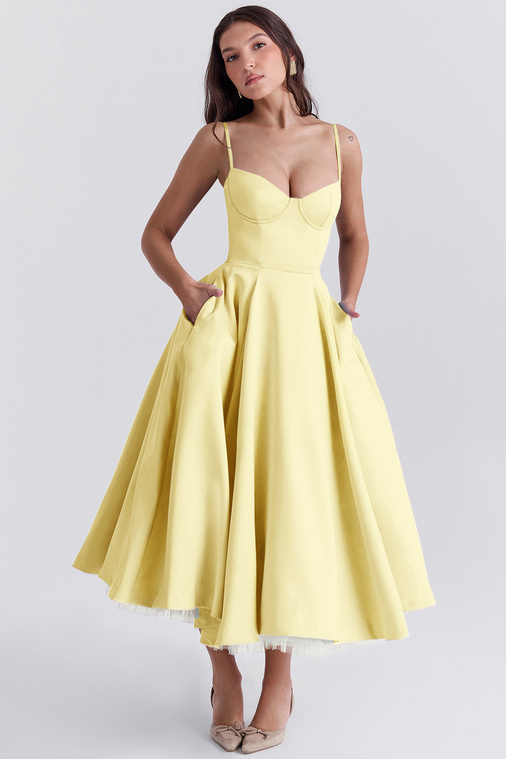 Laura™ | Robe Midi Satinée avec Décolleté en Cœur - Élégance et Confort - Molinse