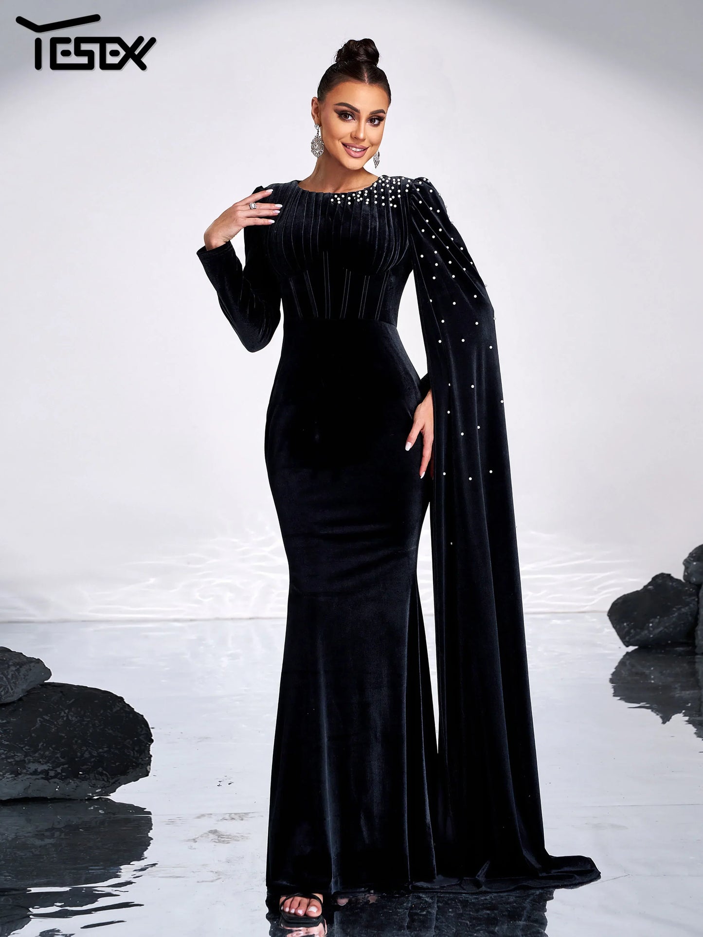 Robe de soirée en velours, strass, col rond - Molinse